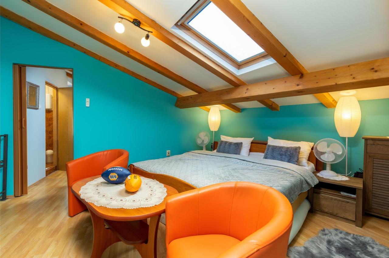 Charming In The Heart Of Old Town Rovinj, Just Minutes From The Sea *